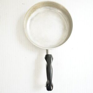 Wear Ever Centennial 8" Aluminum Fry Pan Skillet Black Handle Vintage‎ USA